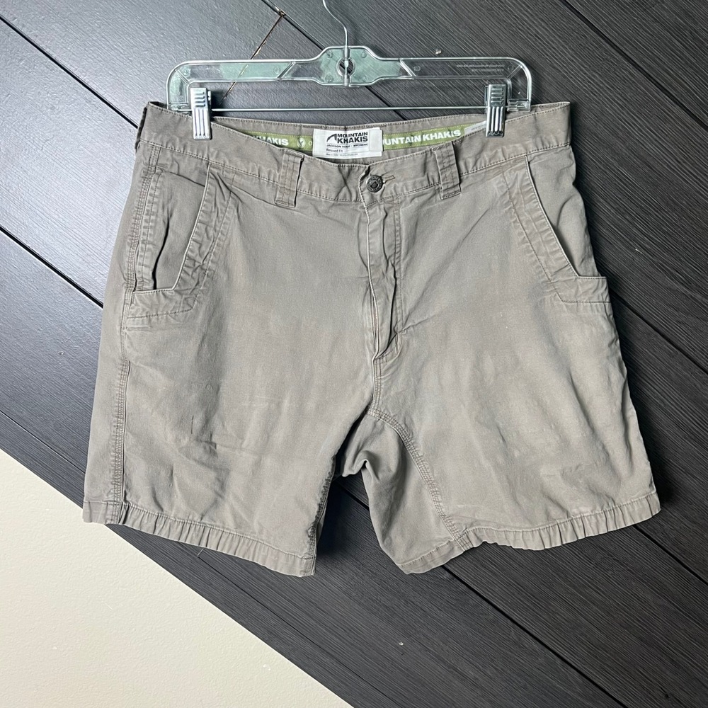 Mountain Khakis Men's Khaki Gray Outdoor Shorts Relaxed Fit 35x8 NWOT Outdoor
